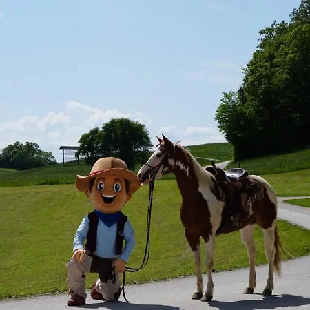 キャンプ場 Cowboy's Land Višnja Gora